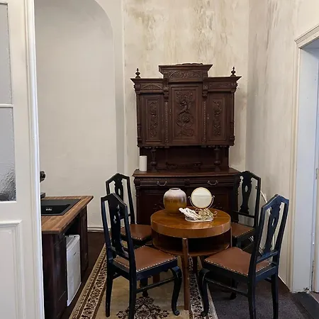 Csaky Palace 2 Apartmán *